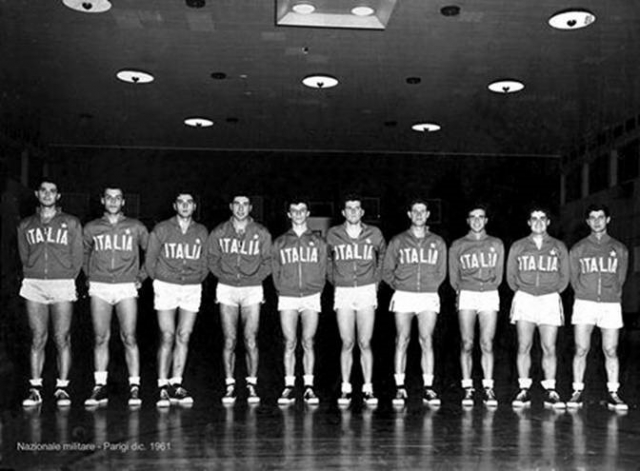 Nazionale Italiana militare a Parigi nel 1971